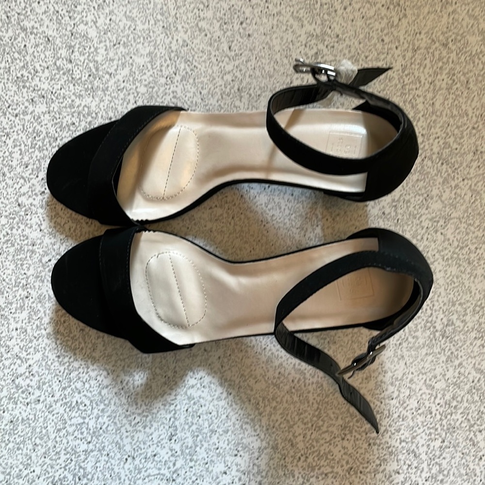 NWOT Davids Bridal Black Open Toe Heels